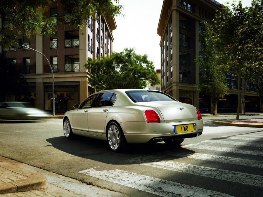  Bentley Continental Flying Spur 2008 года  (фото 16 из 17)